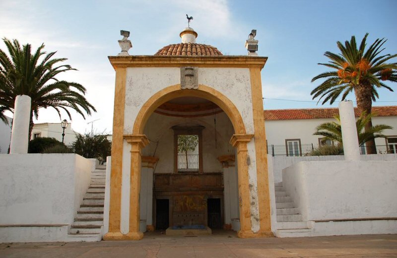 Hit the road and visit the most old and beautiful places in Algarve
